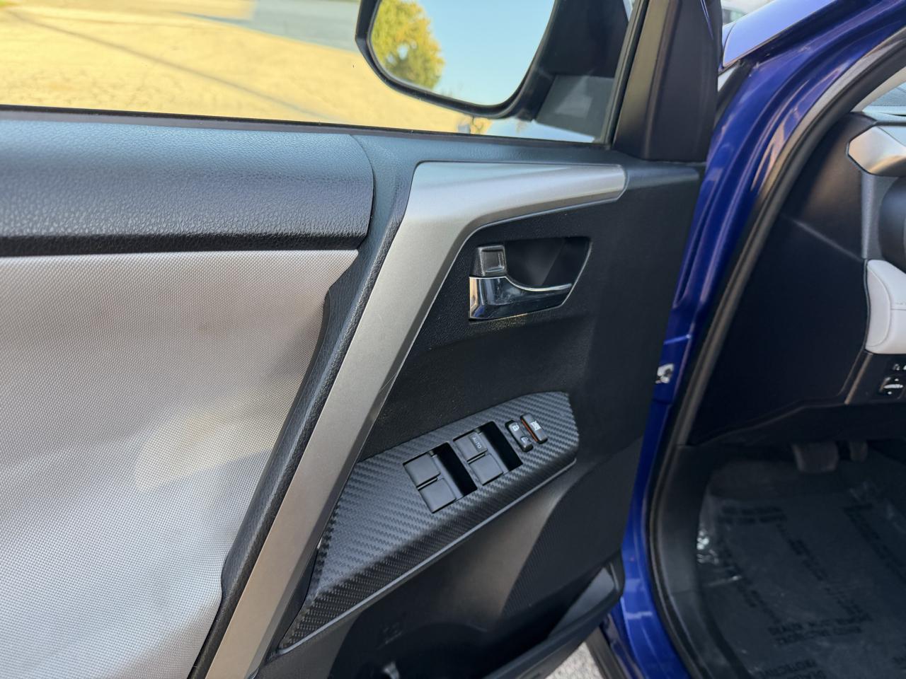 Toyota RAV4 XLE AWD 2015