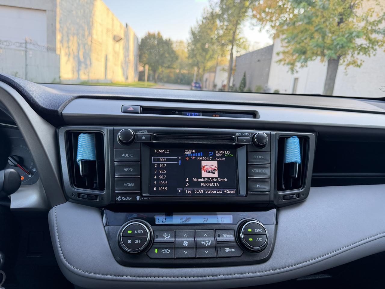 Toyota RAV4 XLE AWD 2015