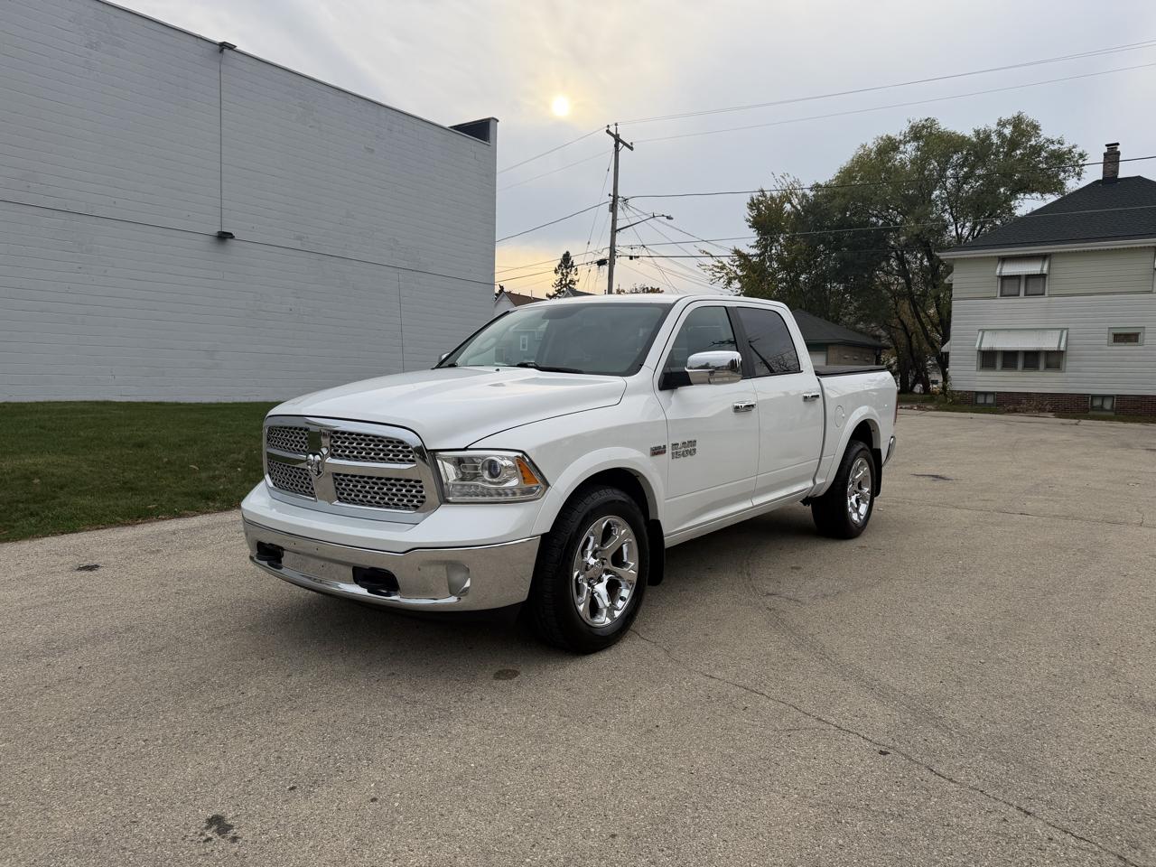 RAM 1500 Laramie Crew Cab SWB 4WD 2017