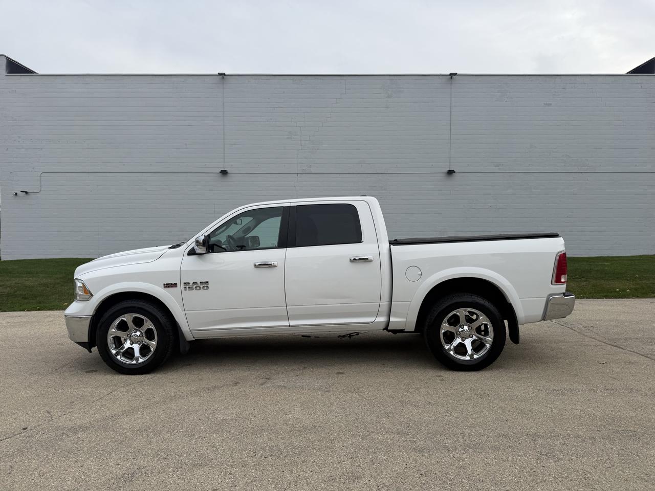RAM 1500 Laramie Crew Cab SWB 4WD 2017