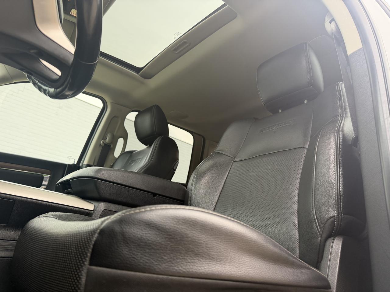 RAM 1500 Laramie Crew Cab SWB 4WD 2017