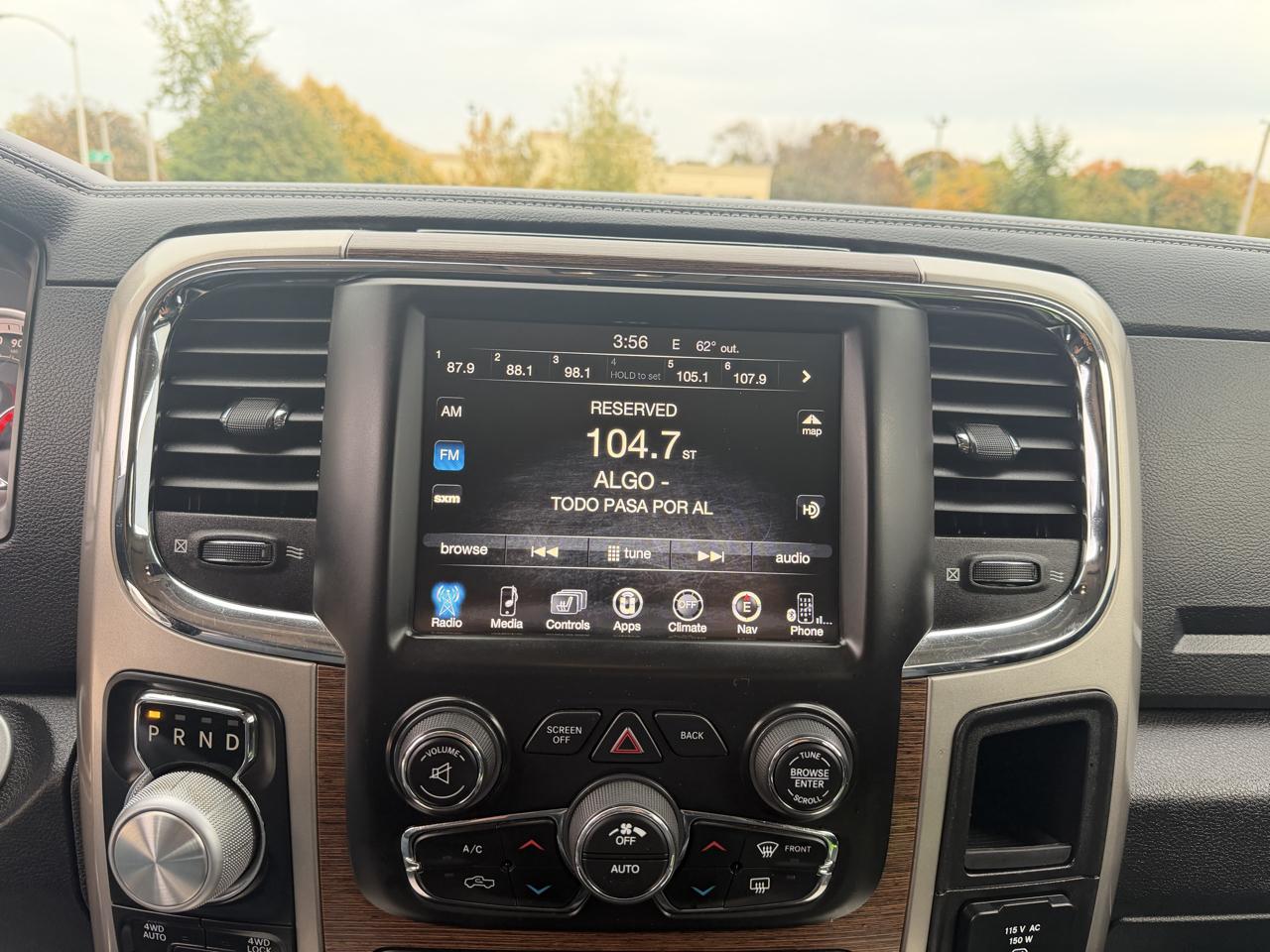 RAM 1500 Laramie Crew Cab SWB 4WD 2017
