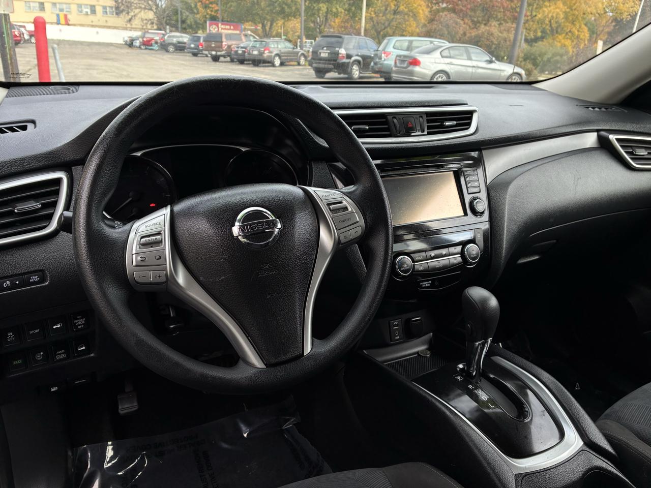 Nissan ROGUE S/SV  2015