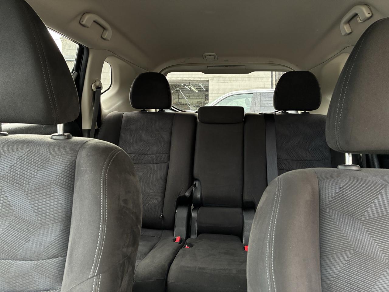 Nissan ROGUE S/SV  2015
