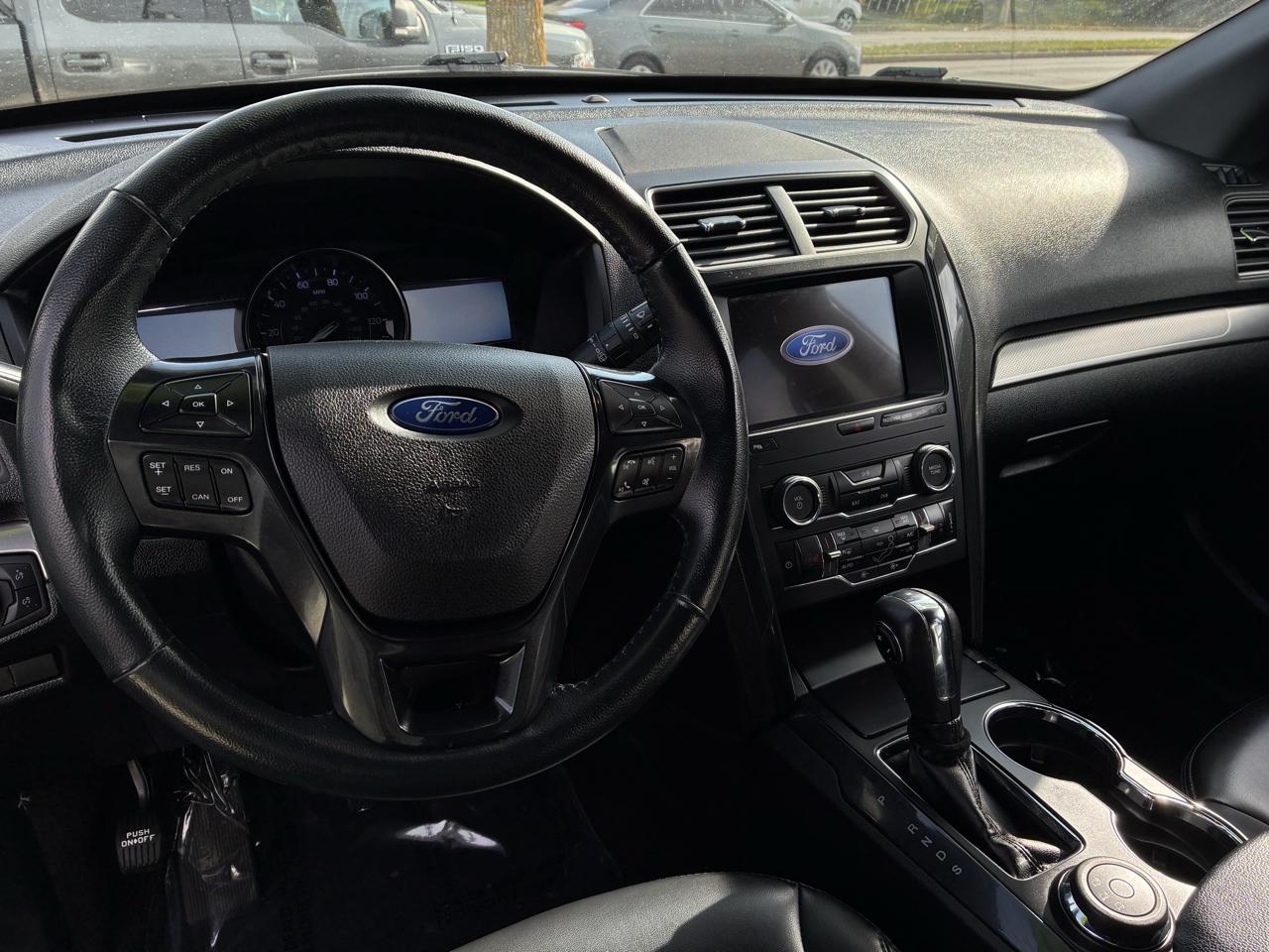 Ford Explorer XLT 2019