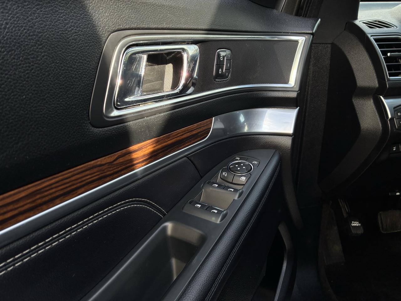 Ford Explorer Limited FWD 2014