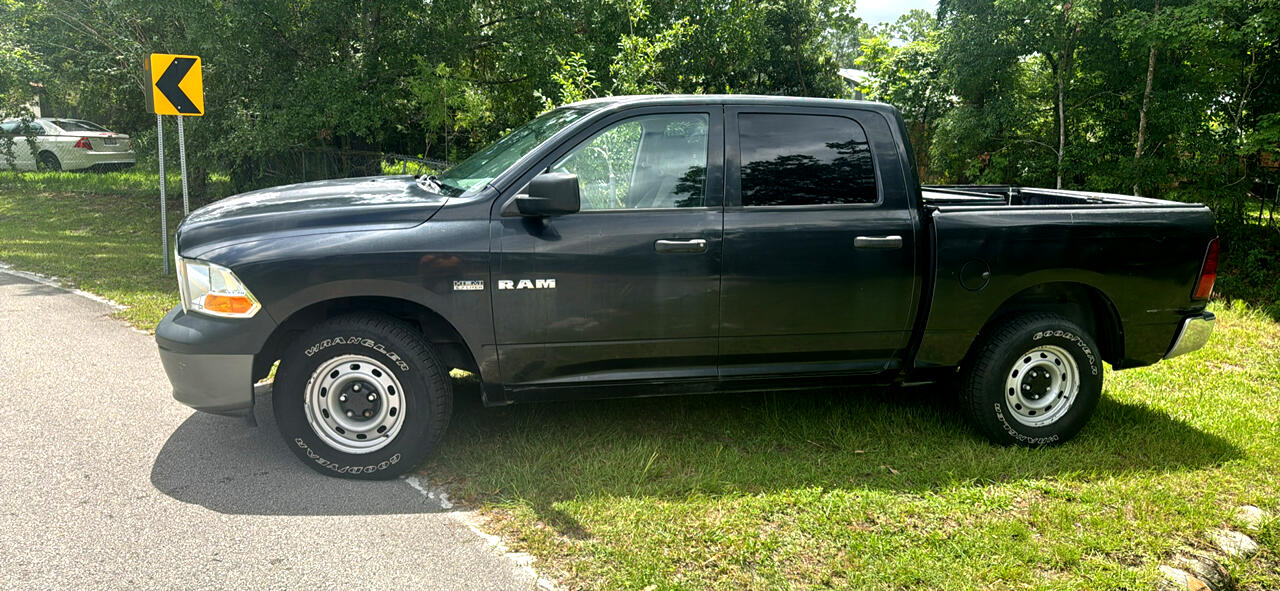 RAM 1500 4WD Crew Cab 140.5" ST 2010 RAM 1500 4WD Crew Cab 140.5" ST 2010