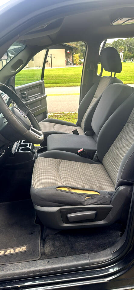 RAM 1500 4WD Crew Cab 140.5" ST 2010 RAM 1500 4WD Crew Cab 140.5" ST 2010