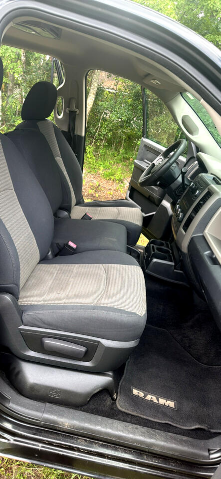 RAM 1500 4WD Crew Cab 140.5" ST 2010 RAM 1500 4WD Crew Cab 140.5" ST 2010