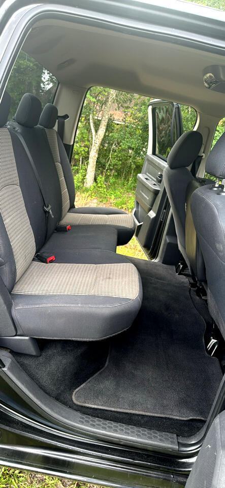 RAM 1500 4WD Crew Cab 140.5" ST 2010 RAM 1500 4WD Crew Cab 140.5" ST 2010