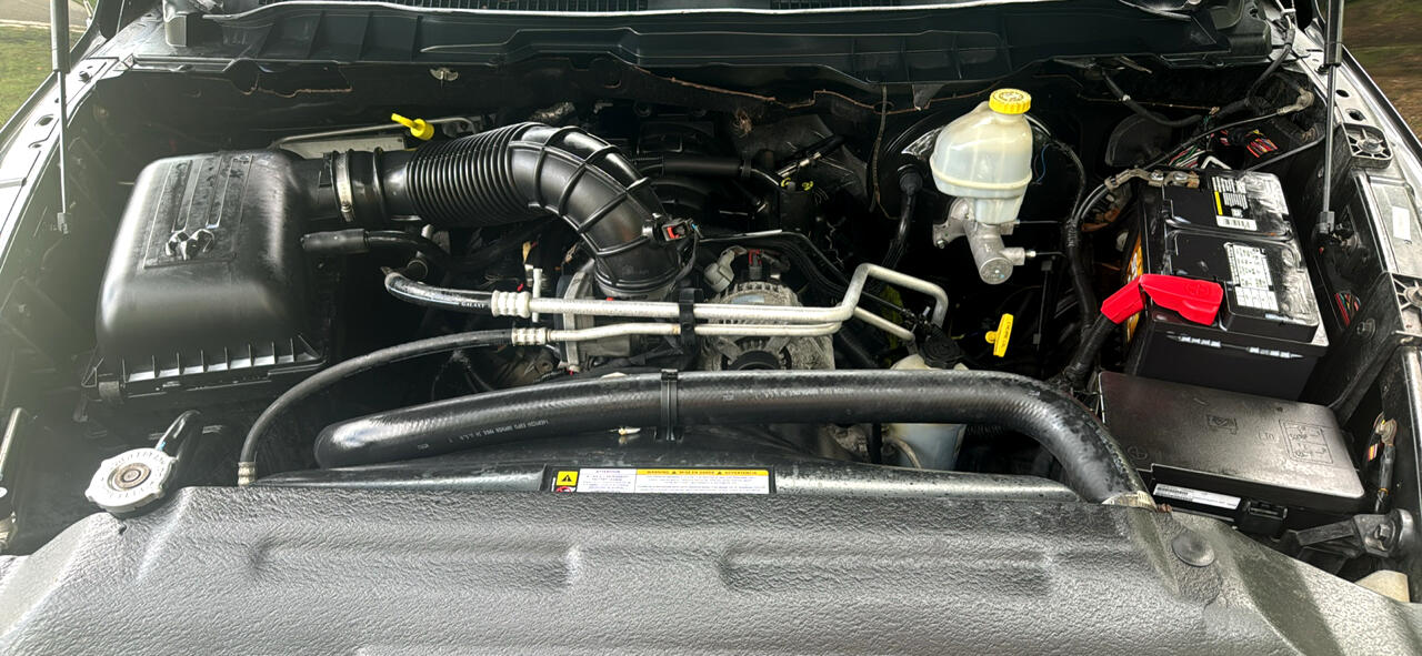 RAM 1500 4WD Crew Cab 140.5" ST 2010 RAM 1500 4WD Crew Cab 140.5" ST 2010