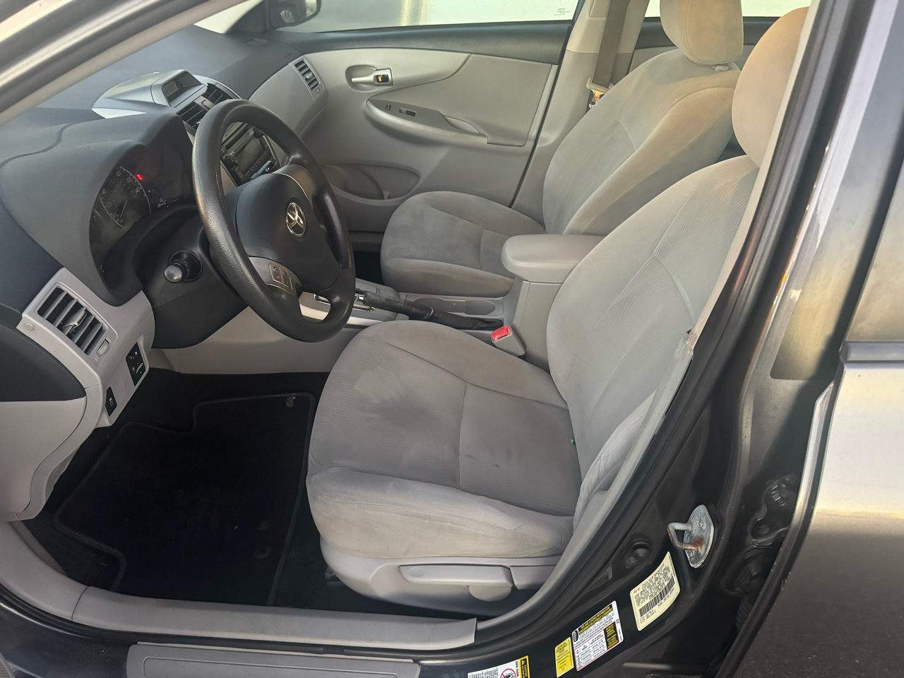 Toyota Corolla S 5-Speed MT 2012