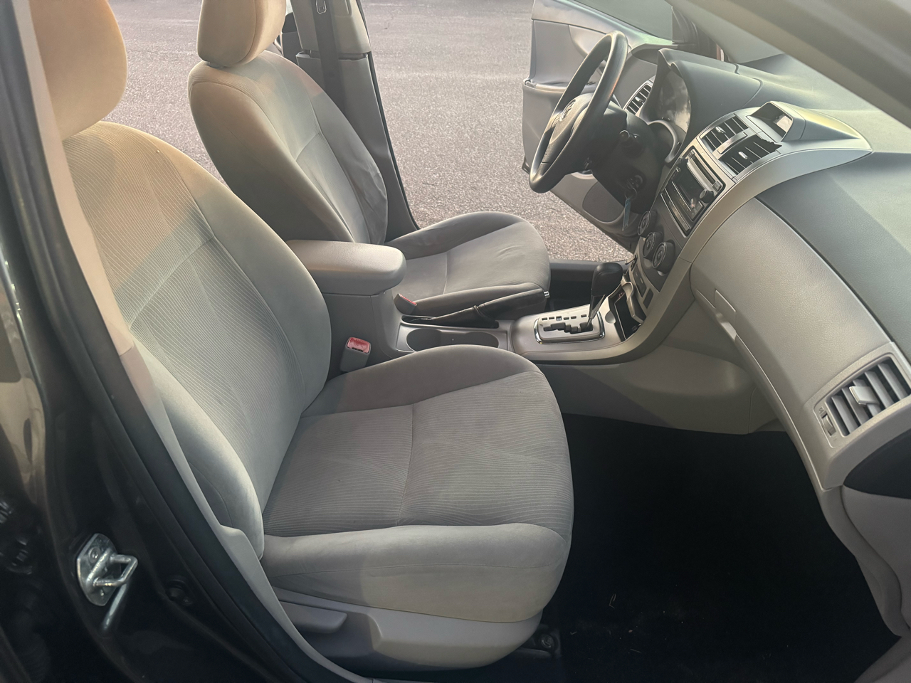 Toyota Corolla S 5-Speed MT 2012