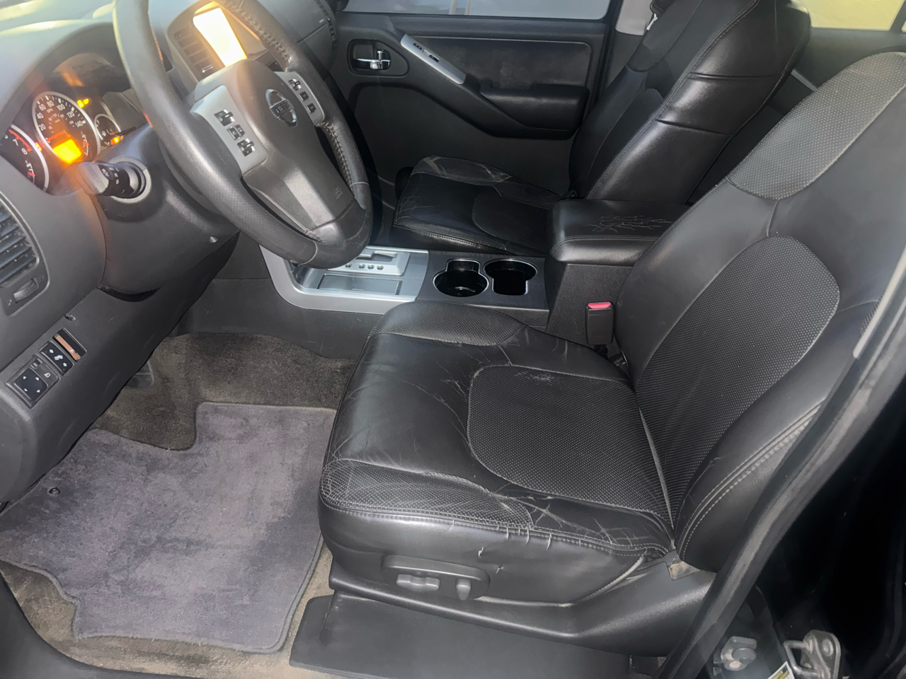 Nissan Pathfinder LE 2WD 2011