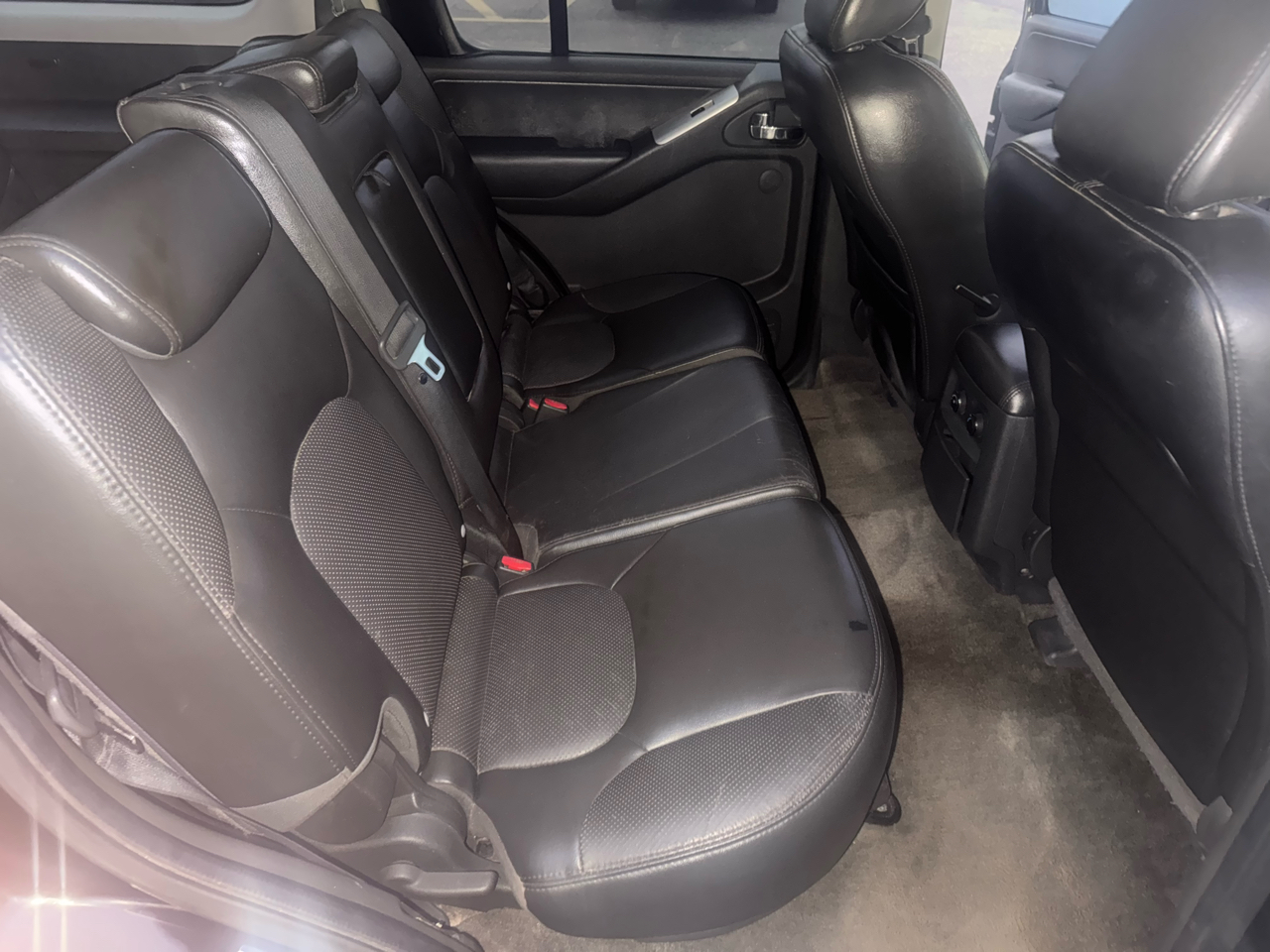 Nissan Pathfinder LE 2WD 2011