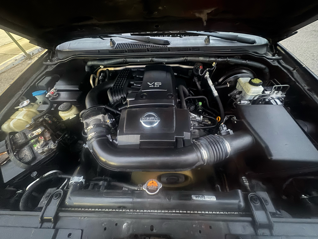 Nissan Pathfinder LE 2WD 2011