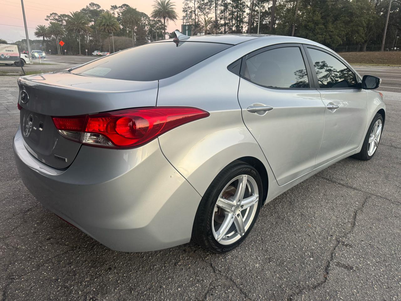 Hyundai Elantra Limited 2013