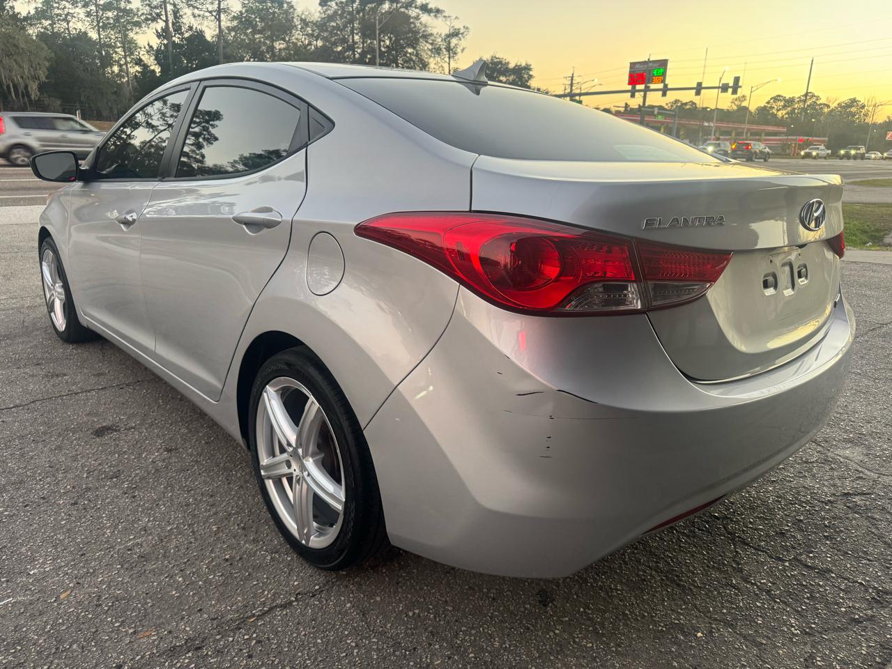 Hyundai Elantra Limited 2013