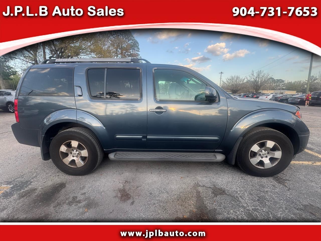 2005 Nissan Pathfinder XE 2WD