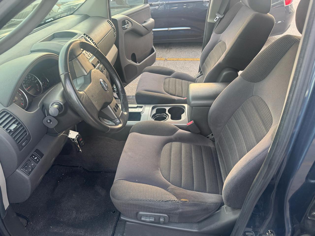 Nissan Pathfinder XE 2WD 2005