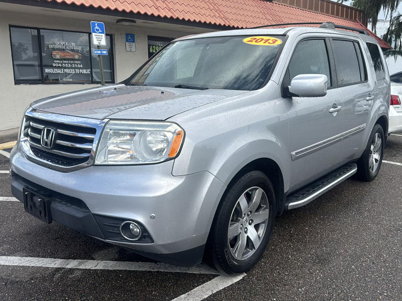 Honda Pilot Touring 4WD 5-Spd AT with DVD 2013