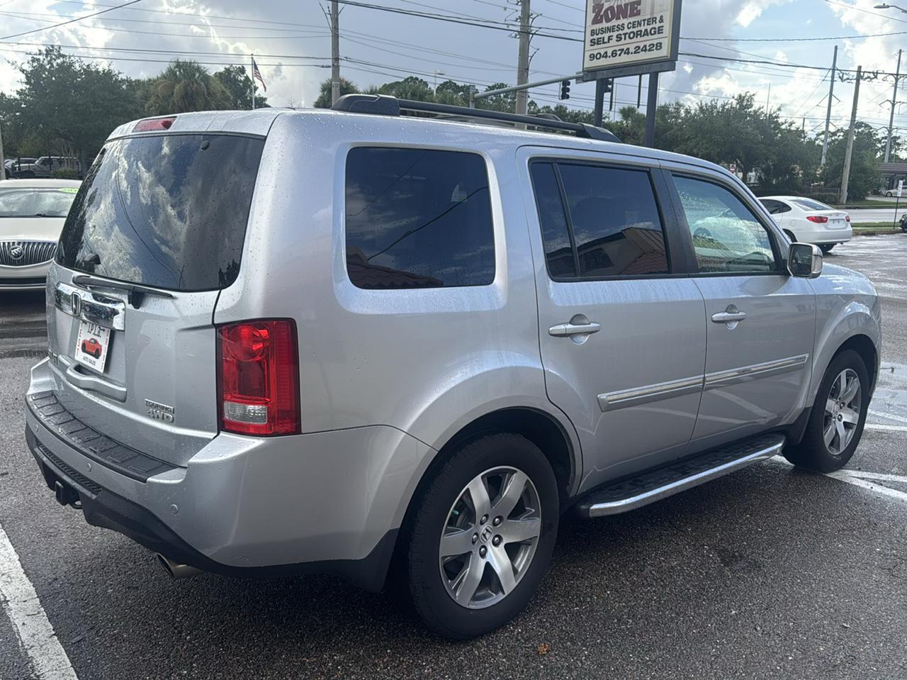 Honda Pilot Touring 4WD 5-Spd AT with DVD 2013