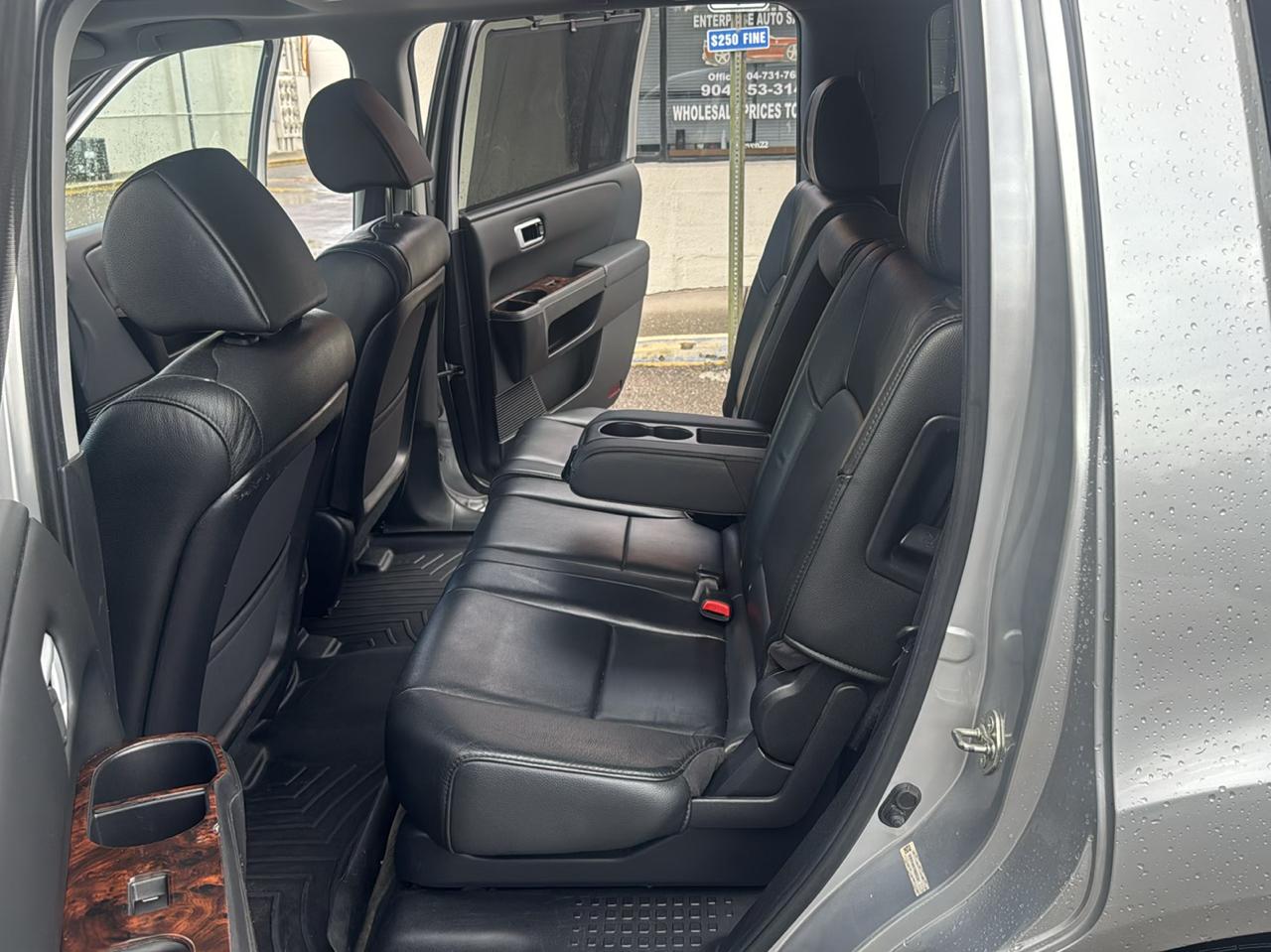 Honda Pilot Touring 4WD 5-Spd AT with DVD 2013