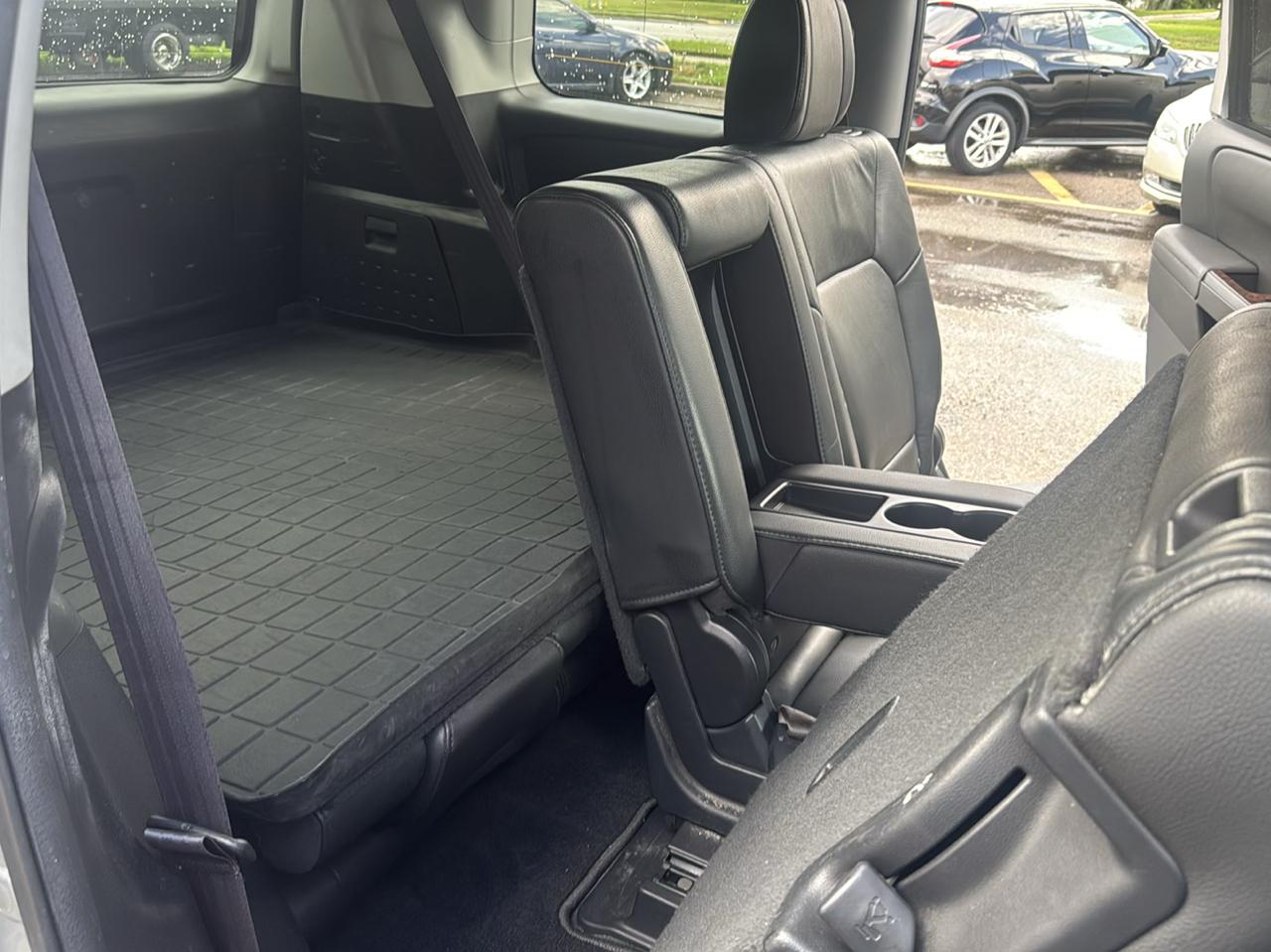 Honda Pilot Touring 4WD 5-Spd AT with DVD 2013