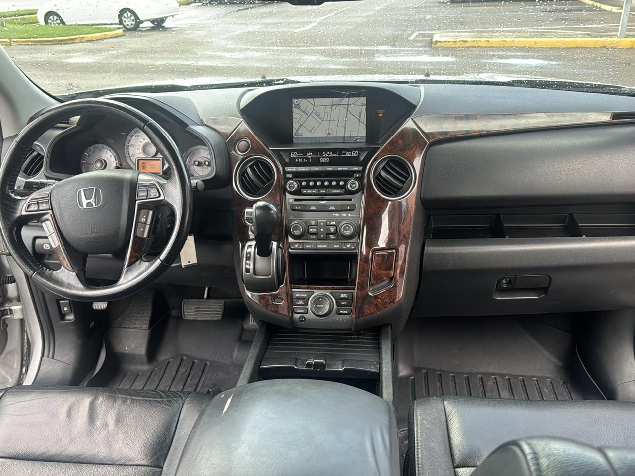 Honda Pilot Touring 4WD 5-Spd AT with DVD 2013