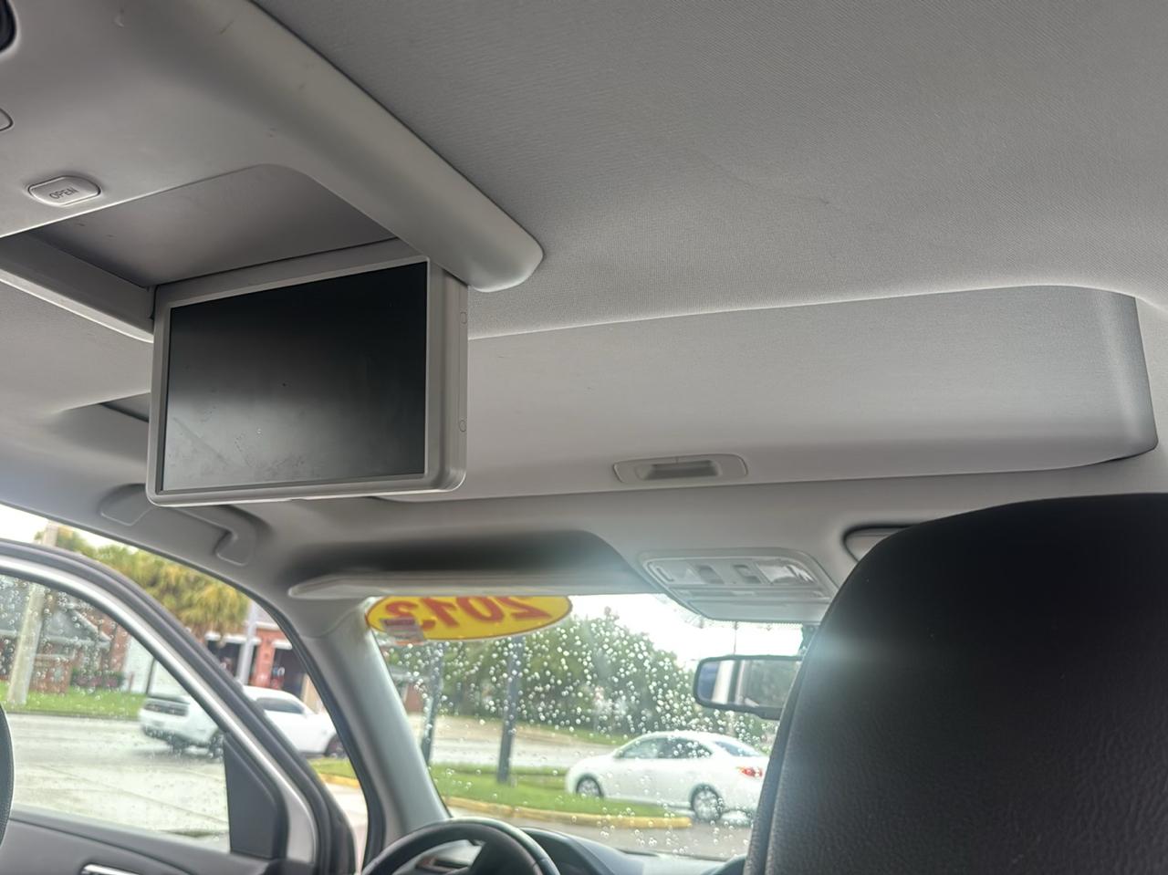 Honda Pilot Touring 4WD 5-Spd AT with DVD 2013