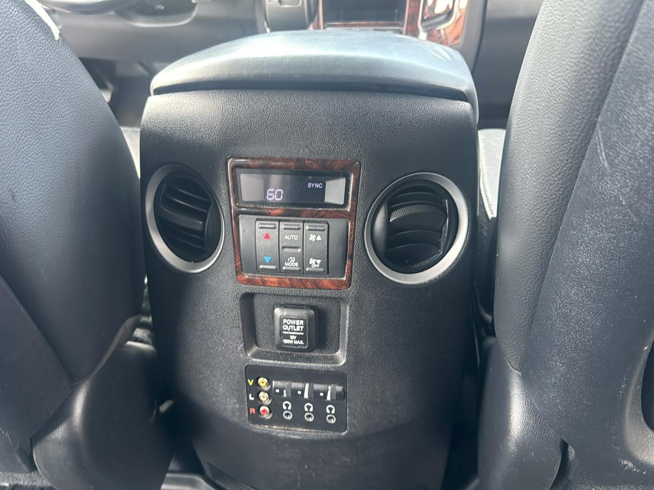 Honda Pilot Touring 4WD 5-Spd AT with DVD 2013