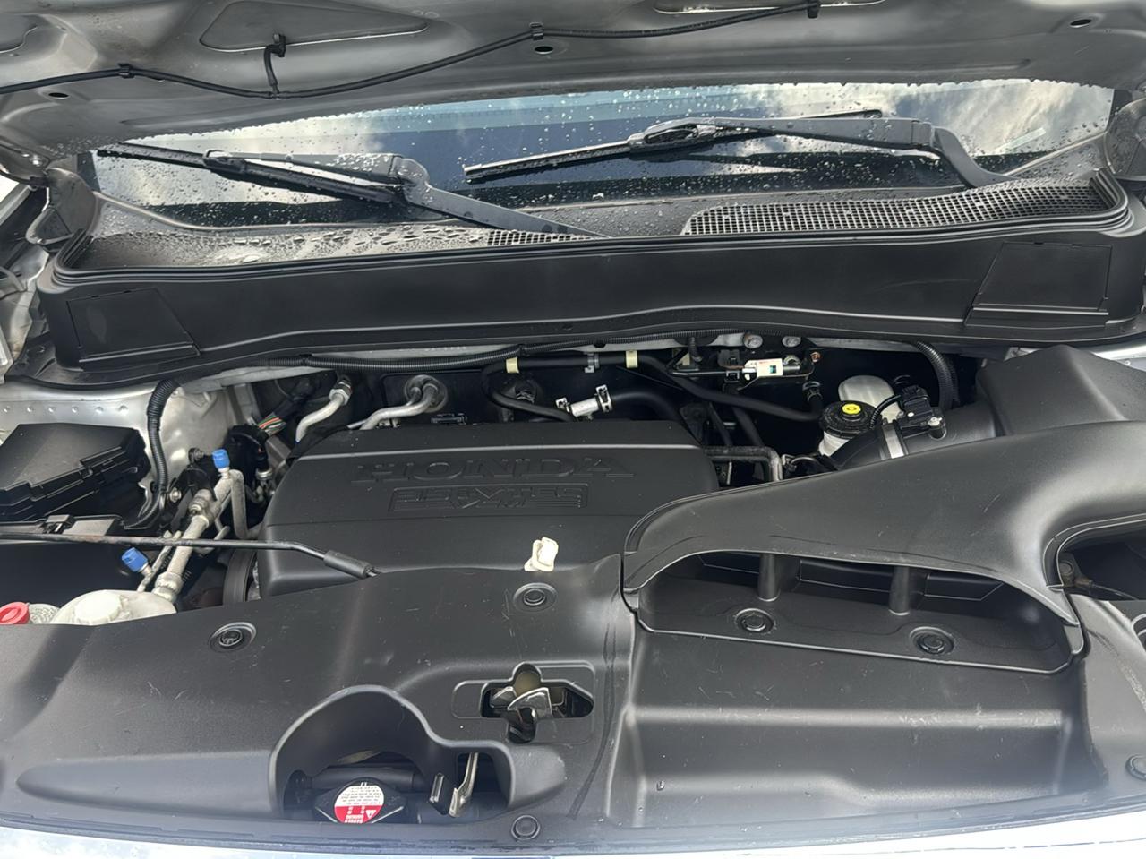 Honda Pilot Touring 4WD 5-Spd AT with DVD 2013