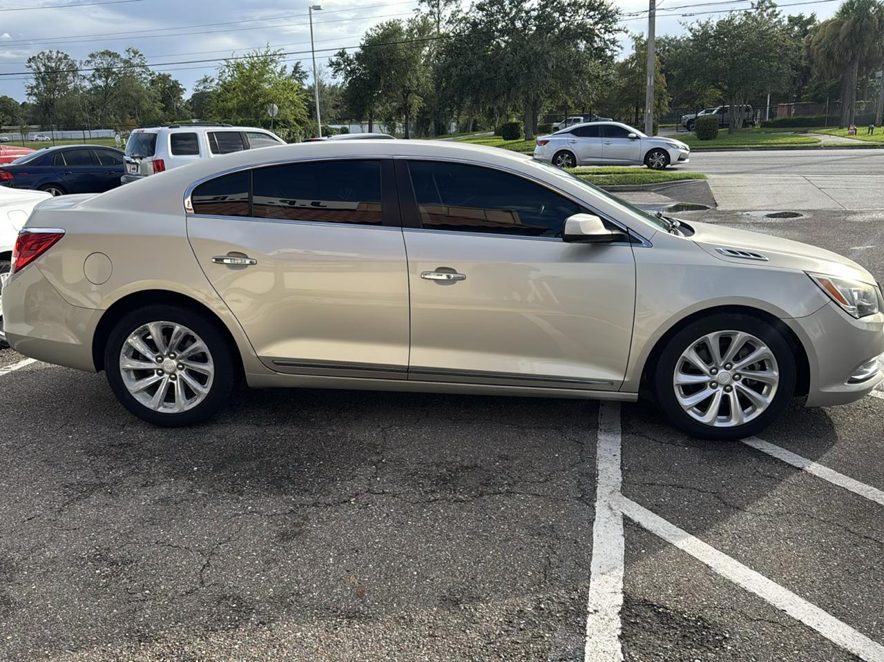 Buick LaCrosse Base 2016