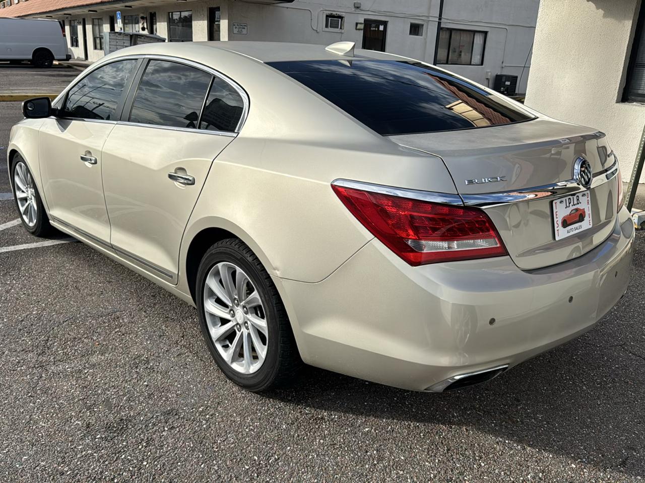 Buick LaCrosse Base 2016