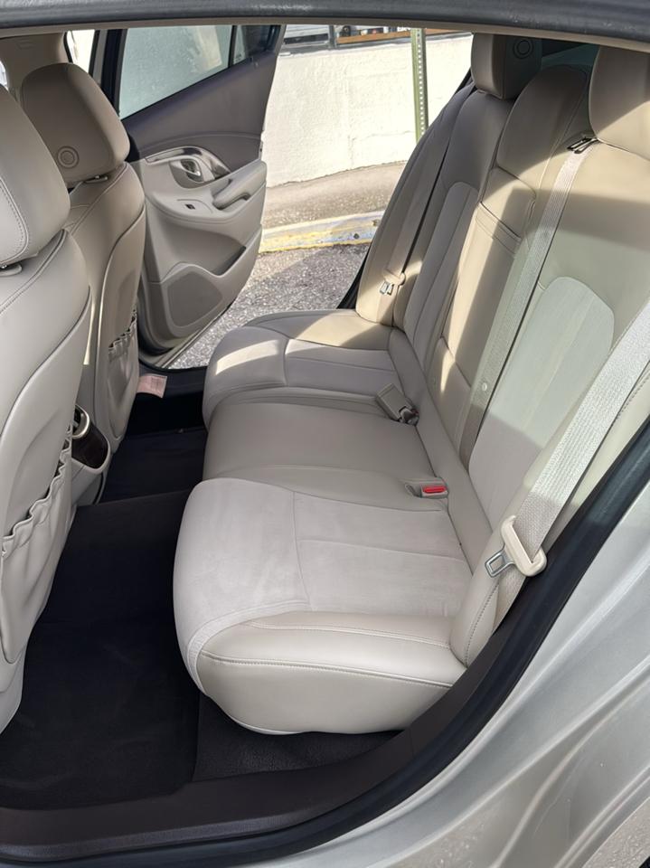 Buick LaCrosse Base 2016