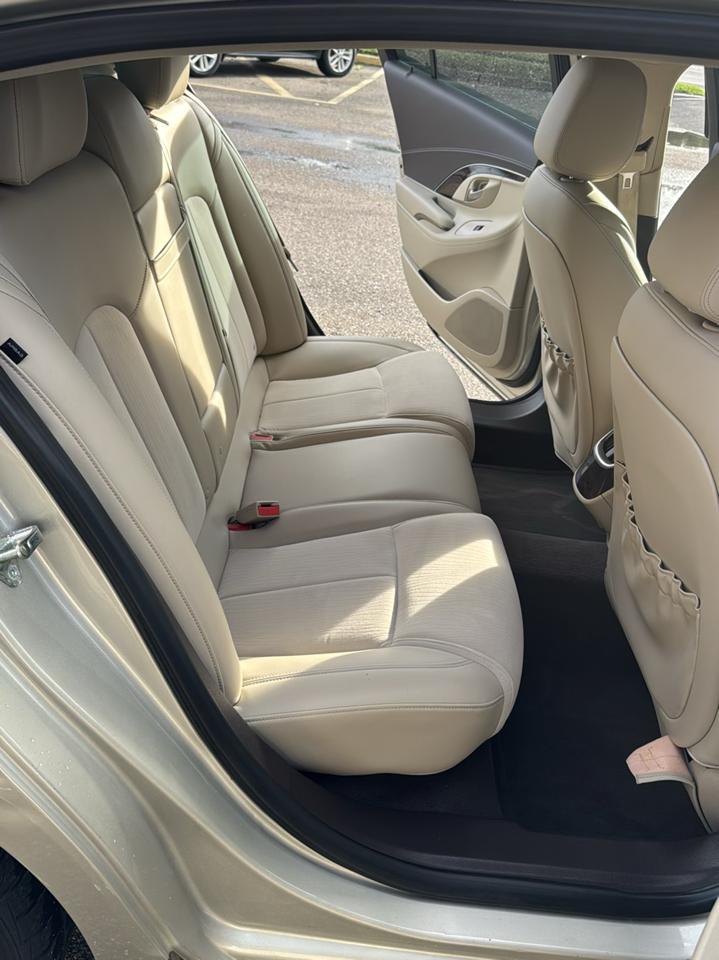 Buick LaCrosse Base 2016