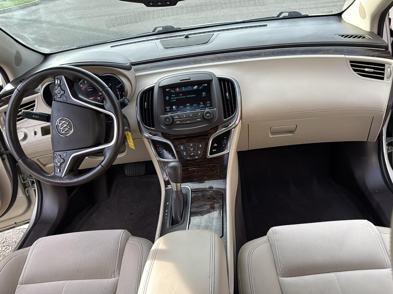 Buick LaCrosse Base 2016