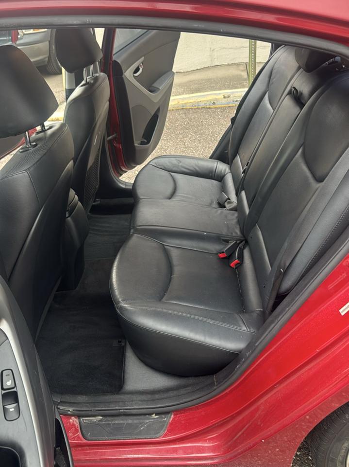 Hyundai Elantra SE 6AT 2015