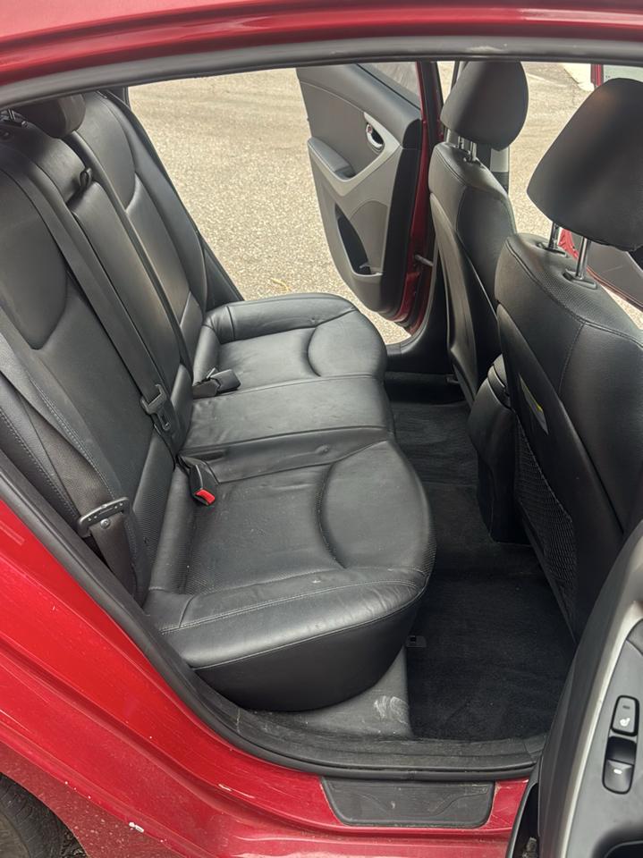 Hyundai Elantra SE 6AT 2015