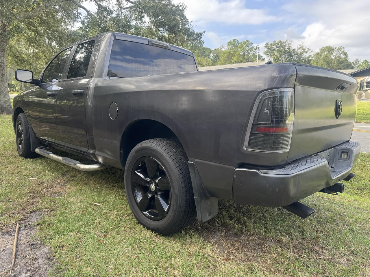 RAM 1500 2WD Quad Cab 140.5" Tradesman 2014