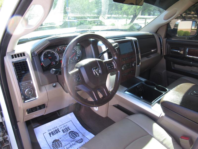 RAM 2500 Laramie Crew Cab SWB 4WD 2012 RAM 2500 Laramie Crew Cab SWB 4WD 2012