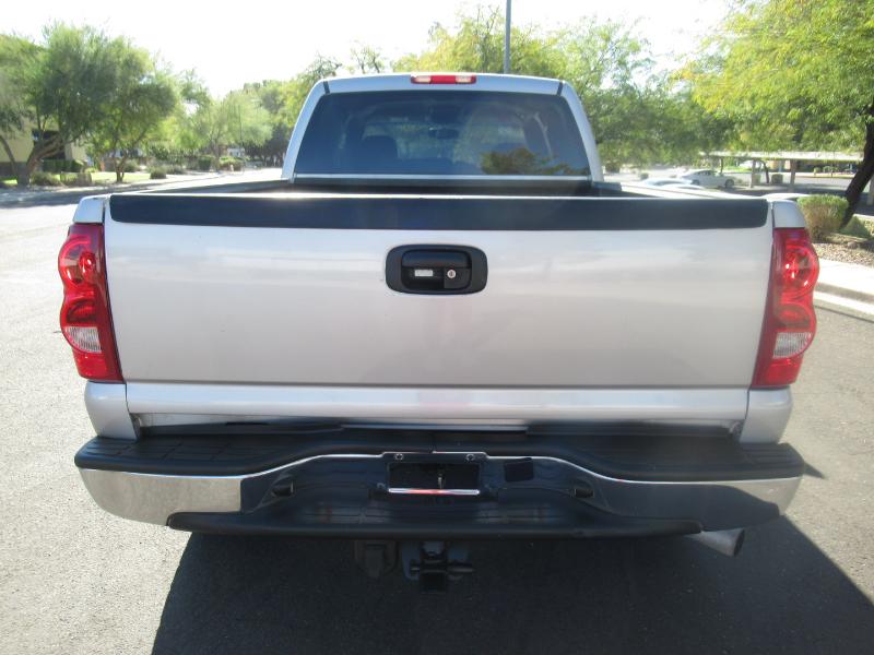 2006 Chevrolet Silverado 2500HD Work Truck photo 3