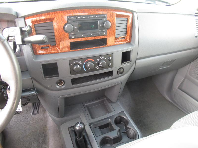 Dodge Ram 3500 SLT Quad Cab 4WD 2006