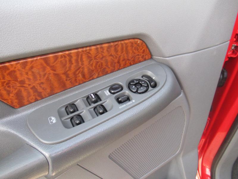 Dodge Ram 3500 SLT Quad Cab 4WD 2006