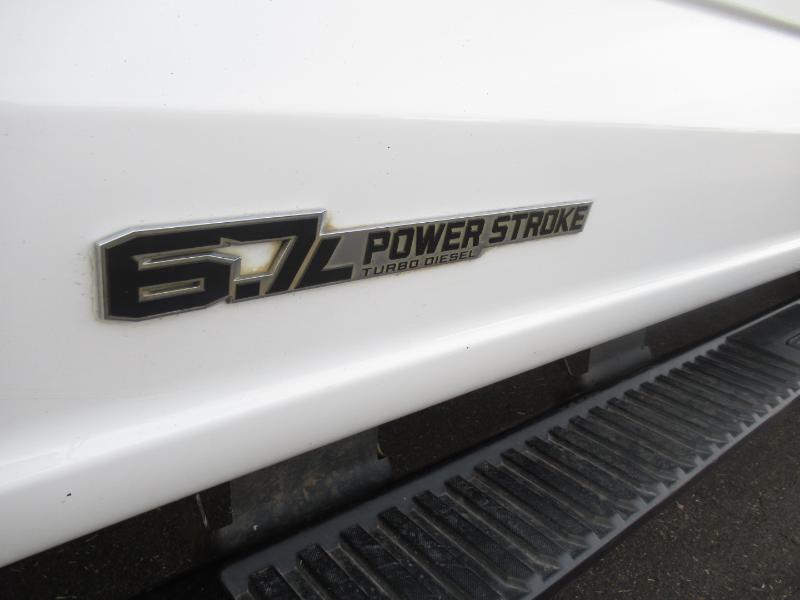 Ford F-250 SD XL Crew Cab Long Bed 4WD 2023