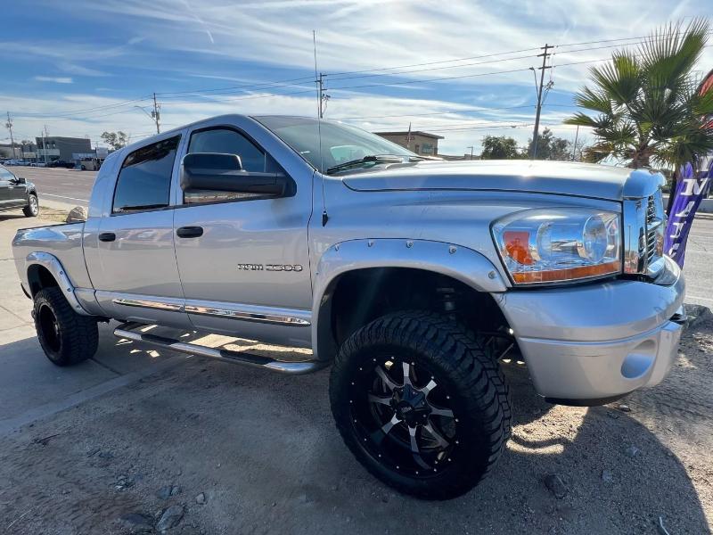 Dodge Ram 2500 Laramie Mega Cab 4WD 2006