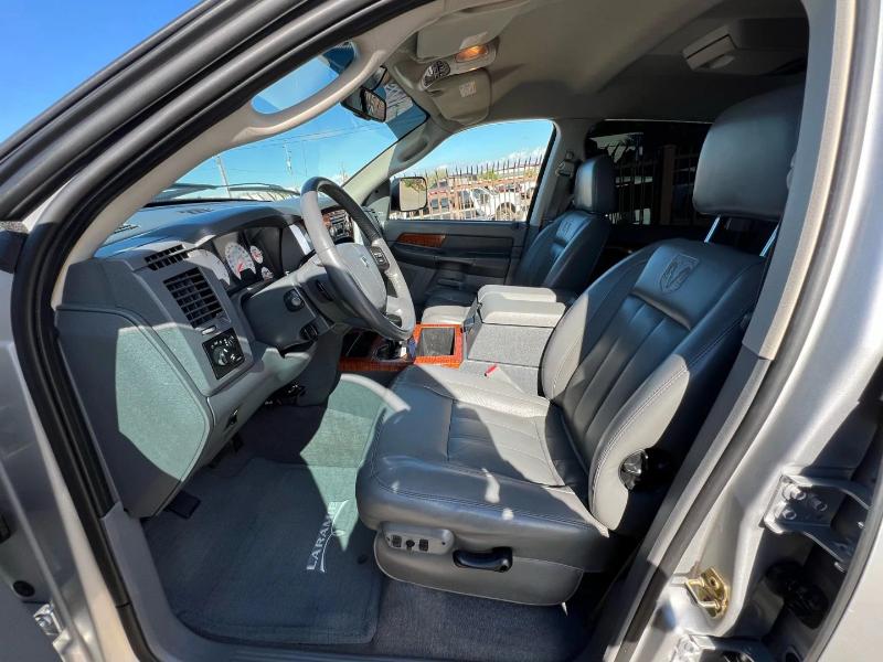 Dodge Ram 2500 Laramie Mega Cab 4WD 2006