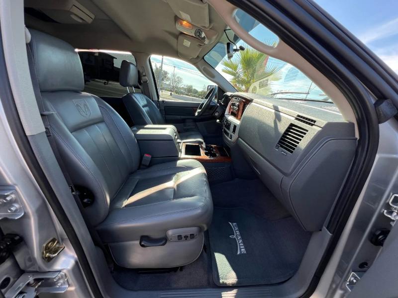 Dodge Ram 2500 Laramie Mega Cab 4WD 2006