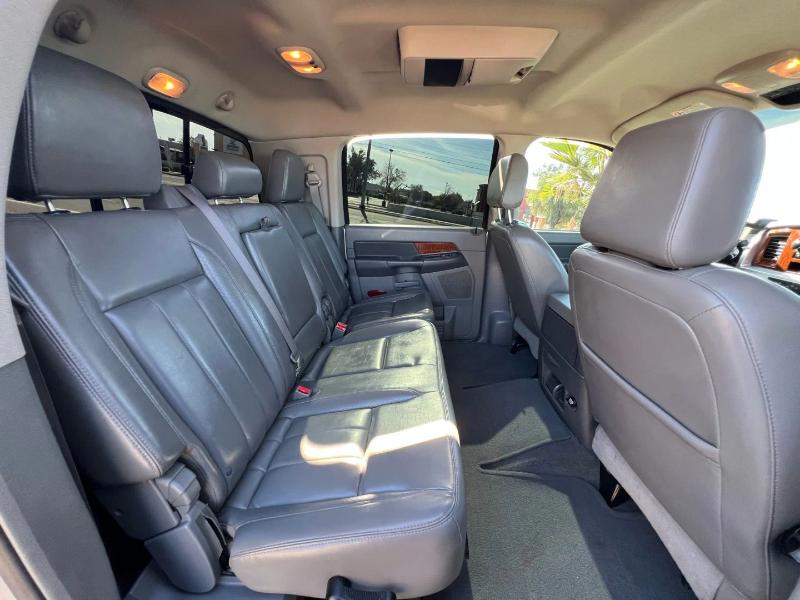 Dodge Ram 2500 Laramie Mega Cab 4WD 2006