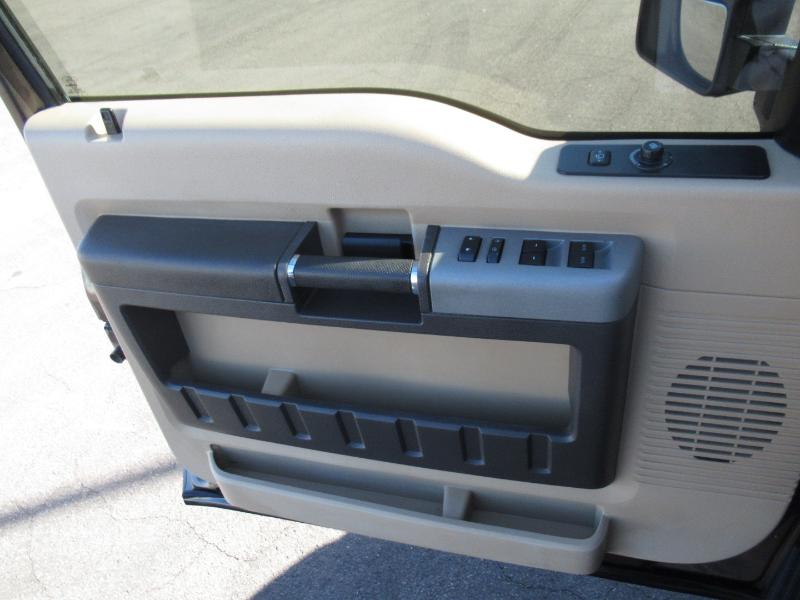 Ford F-250 SD XLT Crew Cab 4WD 2015